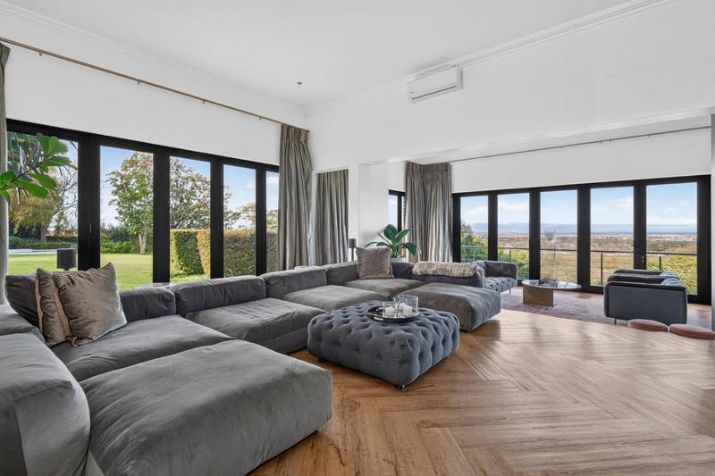 6 Bedroom Property for Sale in Constantia Upper Western Cape